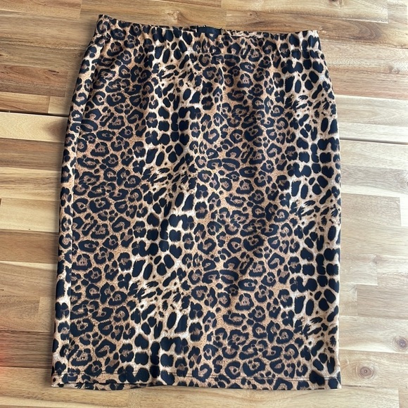 Jules & Leopold Dresses & Skirts - Jules & Leopold Leopard Print Skirt
